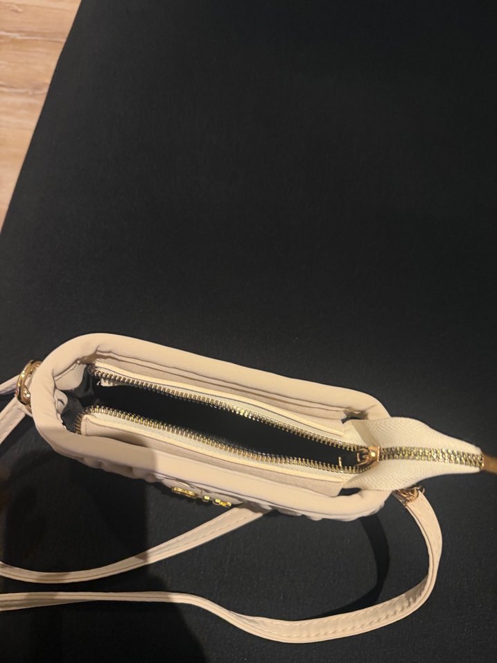 Bej Deri Miu Miu Nakışlı Çapraz Çanta - Görsel 4