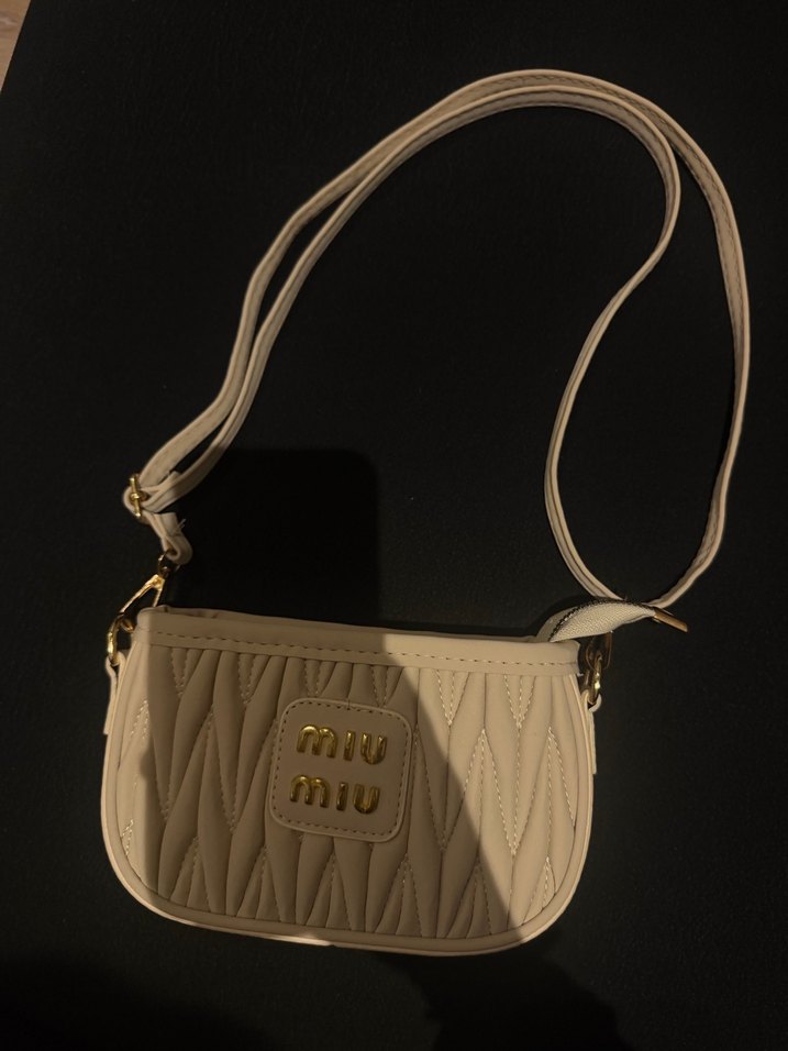 Bej Deri Miu Miu Nakışlı Çapraz Çanta - Görsel 3