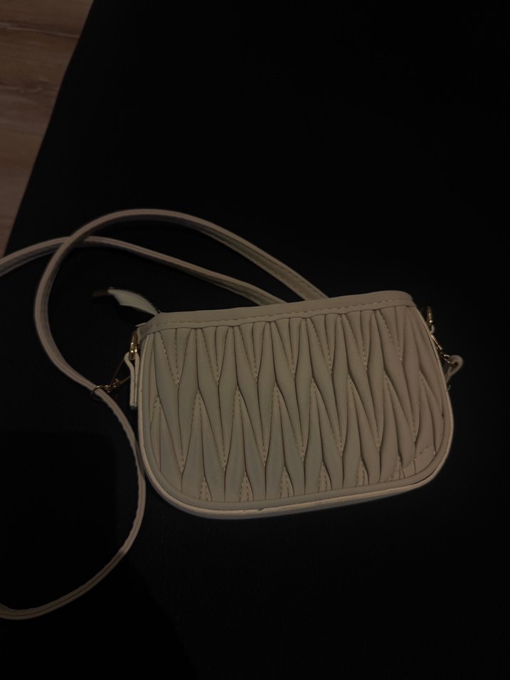 Bej Deri Miu Miu Nakışlı Çapraz Çanta - Görsel 5