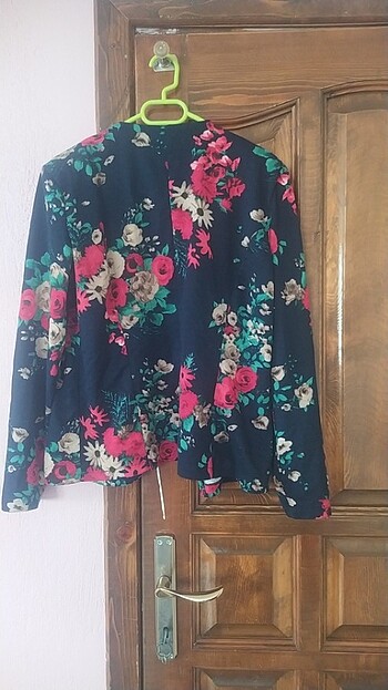 44 Beden lacivert Renk Çiçek desenli kadın ceket