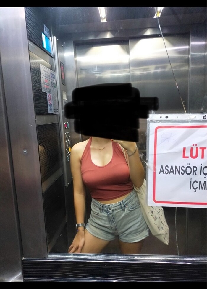 boyundan askılı bluz - Görsel 3