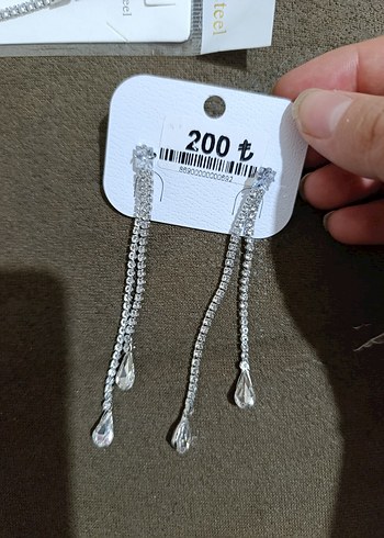 Uzun Payetli Gri Beyaz Küpe - Görsel 2