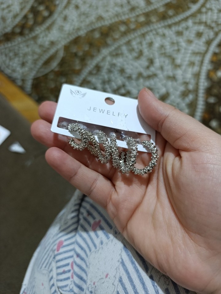 Gri Mini Boncuklu Kadın Küpeler - Görsel 2