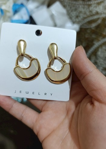 Beyaz Parlak Mini Kadın Küpeler - Görsel 2