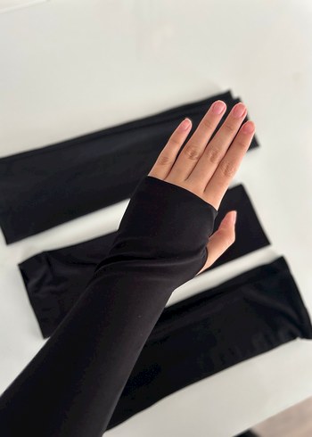 Gri Elastik Parmak Geçirmeli Kolluk - Görsel 2