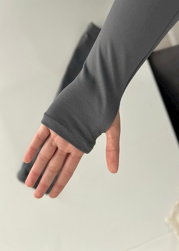 Gri Parmaksız Kadın Eldiveni - Görsel 5