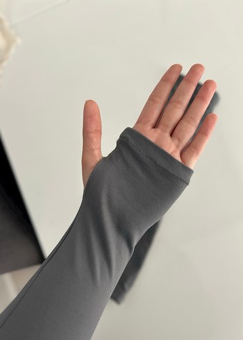 Gri Parmaksız Kadın Eldiveni - Görsel 2