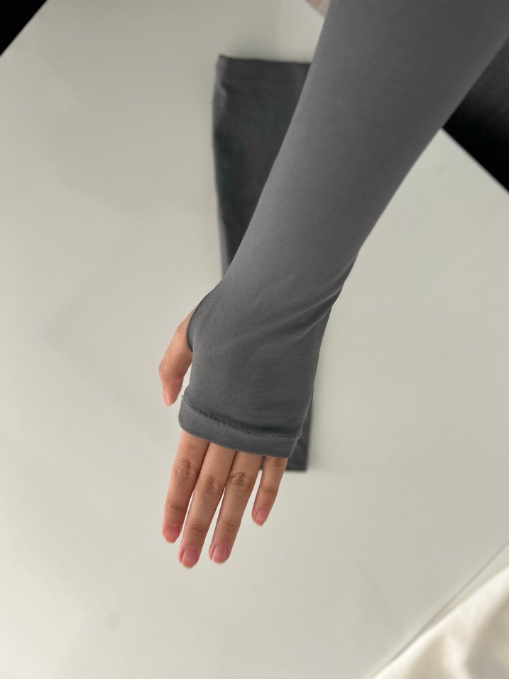 Gri Parmaksız Kadın Eldiveni - Görsel 3