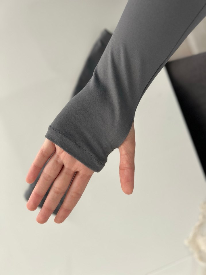 Gri Parmaksız Kadın Eldiveni - Görsel 4