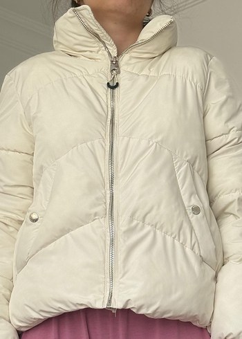 Bershka Beyaz Mini Kadın Mont, Sokak Stili