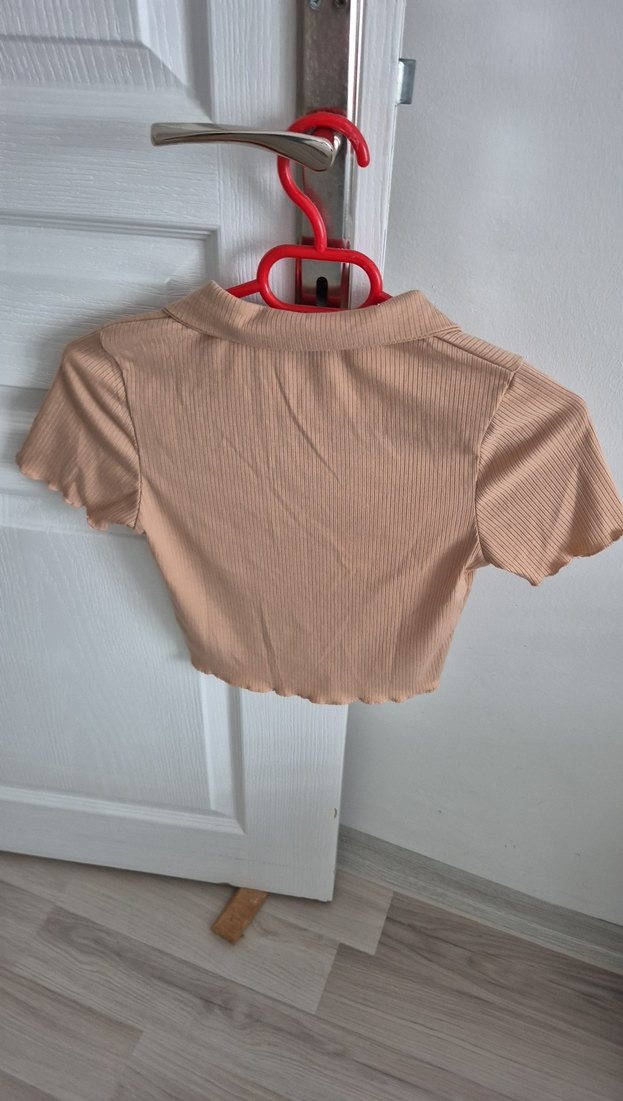 Düğmeli Kısa Bej Crop Gömlek - Görsel 2