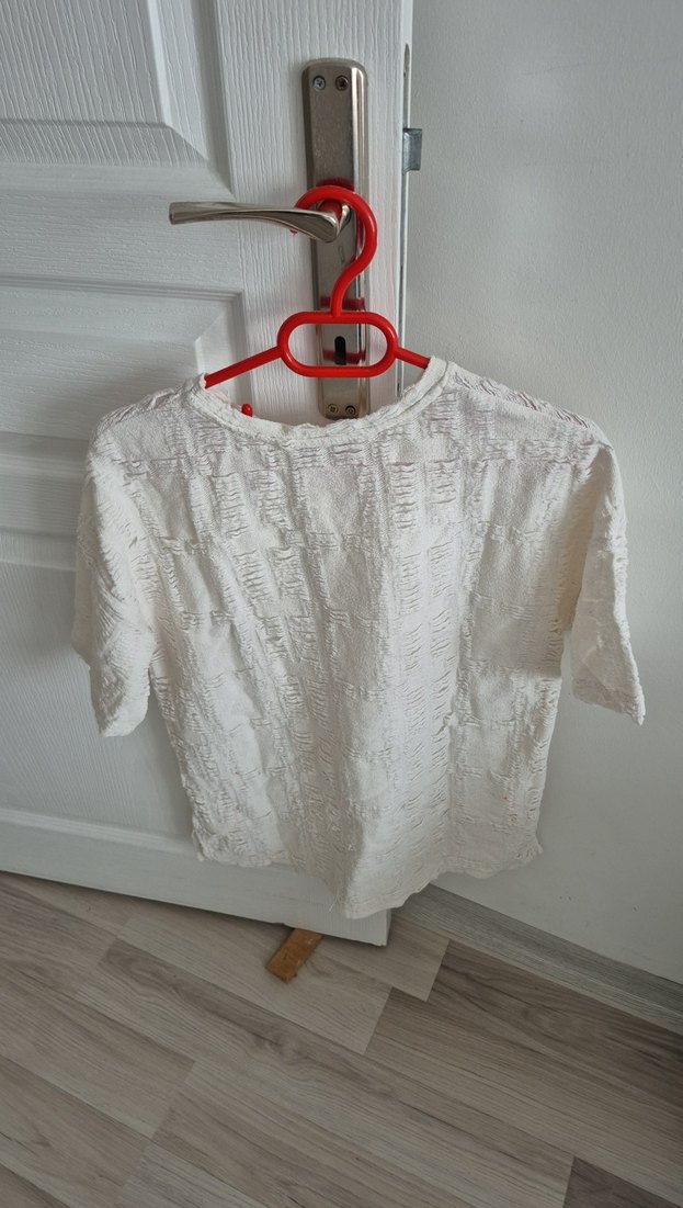 Örgü Detaylı Kısa Kollu Beyaz Keten Bluz - Görsel 2