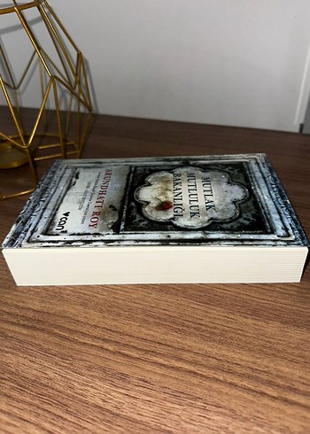  Beden Renk Mutlak Mutluluk Bakanlığı - Arundhati Roy