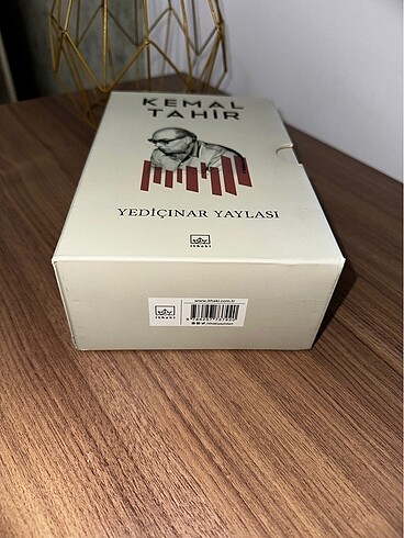  Beden Renk Kemal Tahir / Köy Üçlemesi Kutulu Set