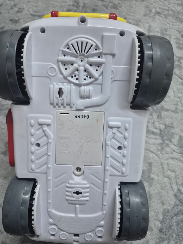 Renkli Kırmızı Oyuncak Araba - Görsel 3