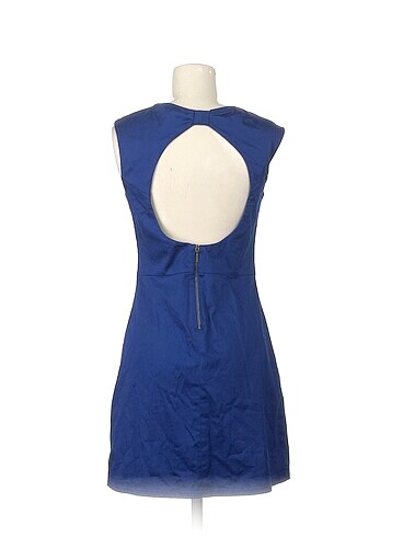 38 Beden PreLoved Kısa Elbise %70 İndirimli.
