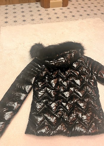 Siyah Parlak Kürklü Kadın Kışlık Mont - Görsel 4