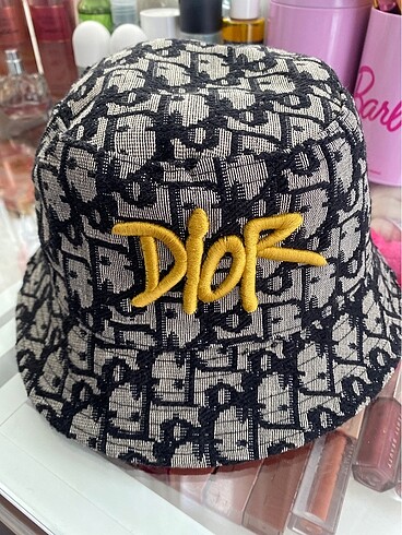 dior model şapka