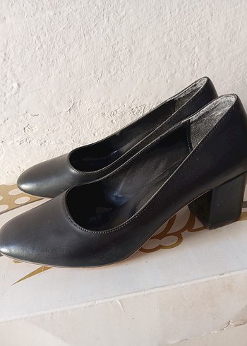 Siyah Kadın Klasik Topuklu Stiletto