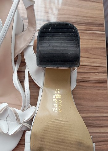 Beyaz topuklu Kadın Sandalet - Görsel 3