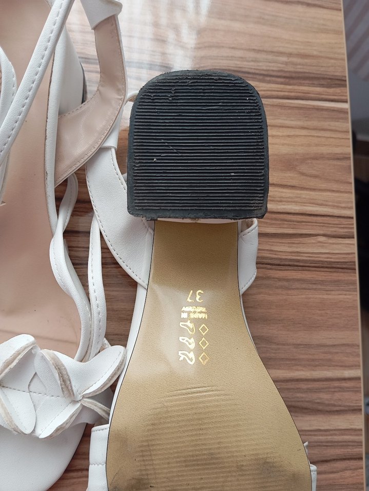 Beyaz topuklu Kadın Sandalet - Görsel 3