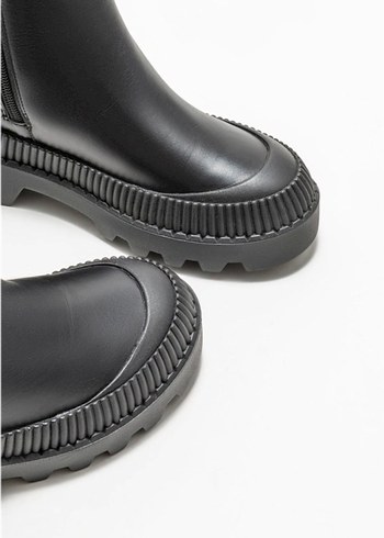 Bot Kadın - Görsel 3