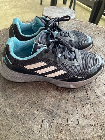 Adidas spor ayakkabı