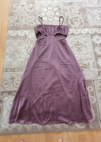 dekolteli. elbise önde dekoltesi var - Görsel 3