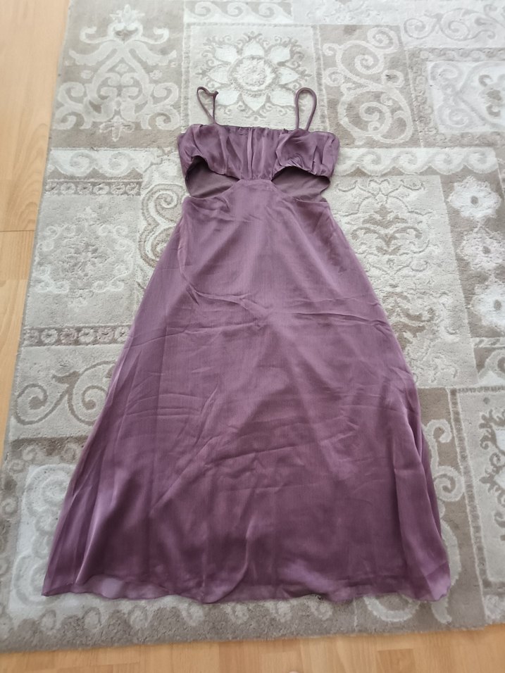 dekolteli. elbise önde dekoltesi var - Görsel 2