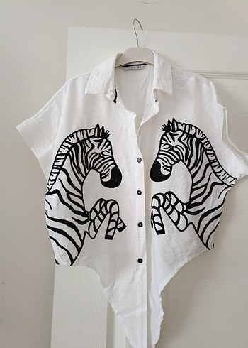 Kısa Kollu Beyaz Zebra Desenli Keten Gömlek - Görsel 2