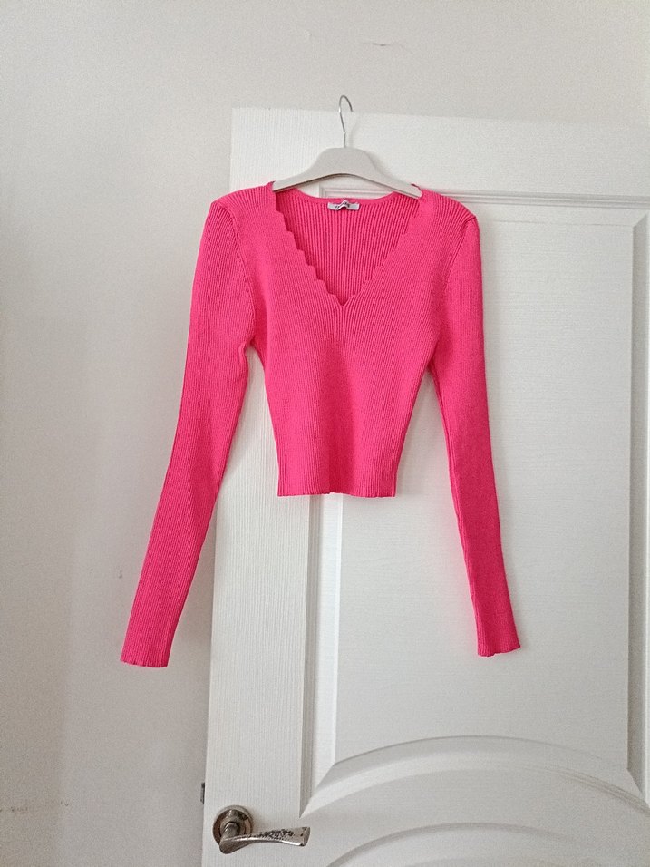 Pembe V Yaka Kolsuz Mini Triko Kazak - Görsel 3