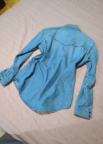 Düğmeli Mavi Denim Kadın Gömlek - Görsel 6