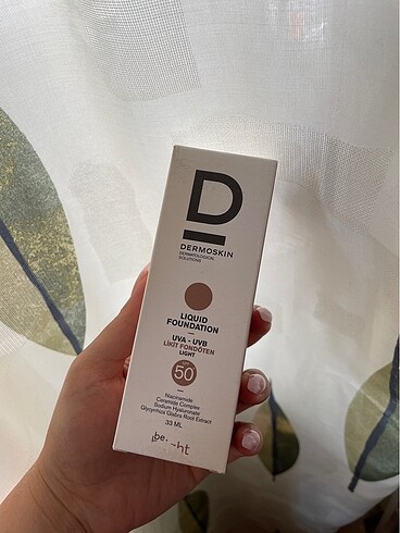 Dermoskin likit fondöten SPF50+ light