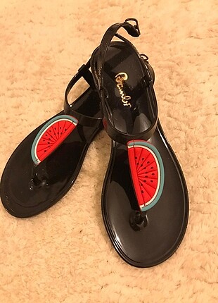 38 Beden siyah Renk Karpuz Logolu Parmak Arası Sandalet