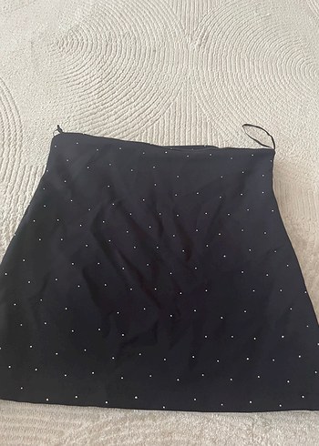 Boncuk Detaylı Siyah Mini Etek