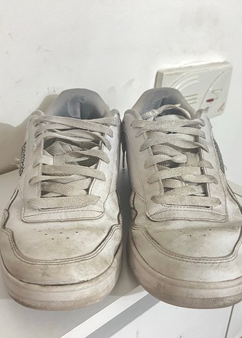 Reebok Kirik Beyaz Deri Sneaker