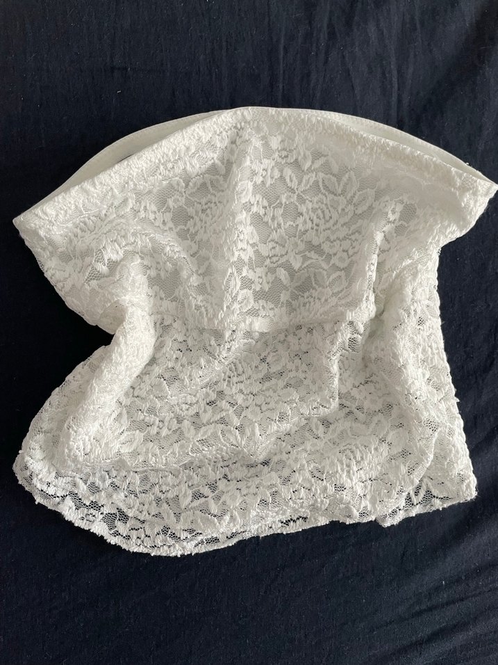 Dantel Detaylı Beyaz Straplez Büstiyer - Görsel 3