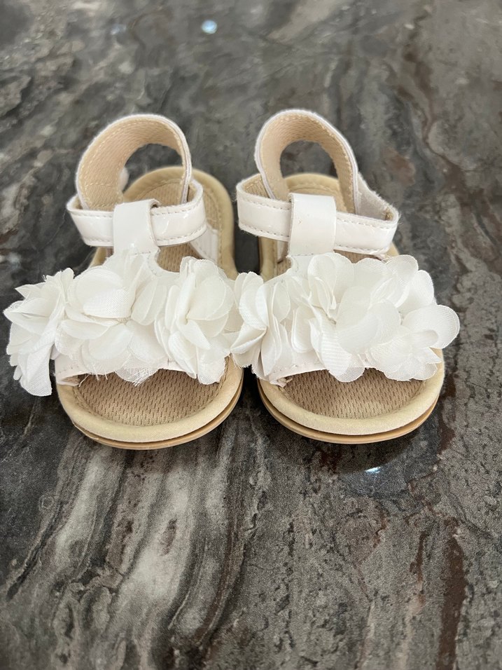Kız Çocuk Beyaz Fırfırlı Sandalet - Görsel 2