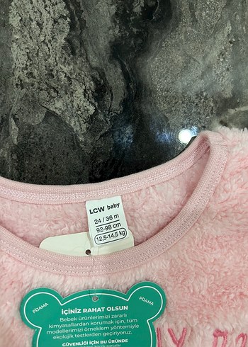 Pembe Tüylü Baskılı Kedi Kıyafeti - Görsel 3