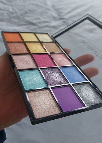 Çok Renkli Revolution Göz Farı Paleti - Görsel 2