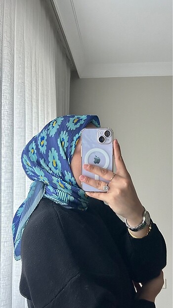Büzgülü Eşarp