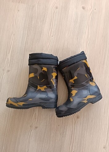 Yağmur cizmesi