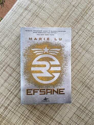 Efsane Marie Lu