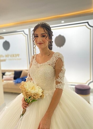 m Beden beyaz Renk Kiralık gelinlik konum antalya