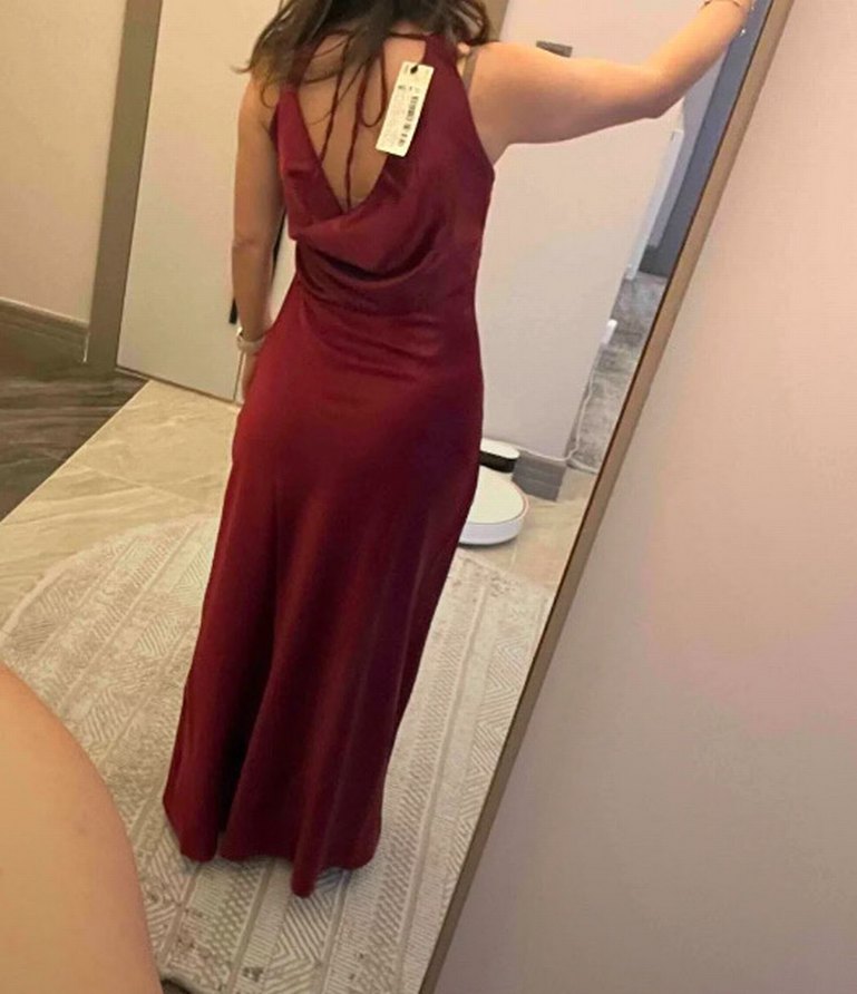 Kırmızı degaje yaka elbise - Görsel 3