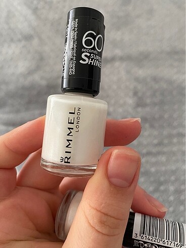 Rimmel London Beyaz oje