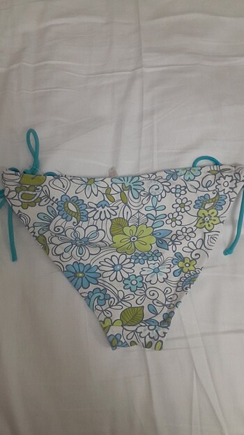 Diğer Bikini altı