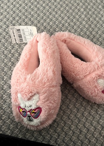 Kızlar için Pembe Nakışlı Sıcak Kürklü Terlik - Görsel 2