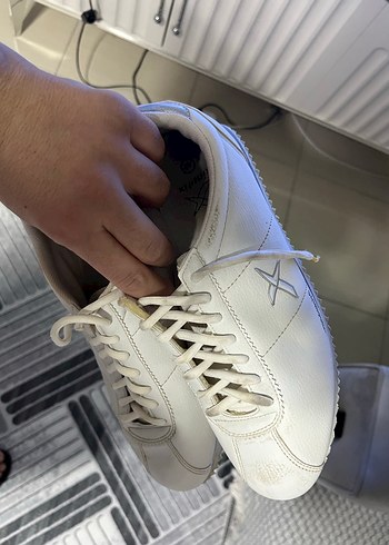 Beyaz Bağcıklı Spor Ayakkabı - Görsel 3