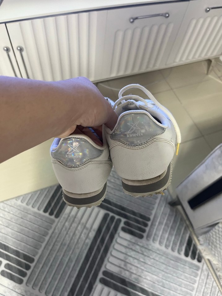 Beyaz Bağcıklı Spor Ayakkabı - Görsel 2